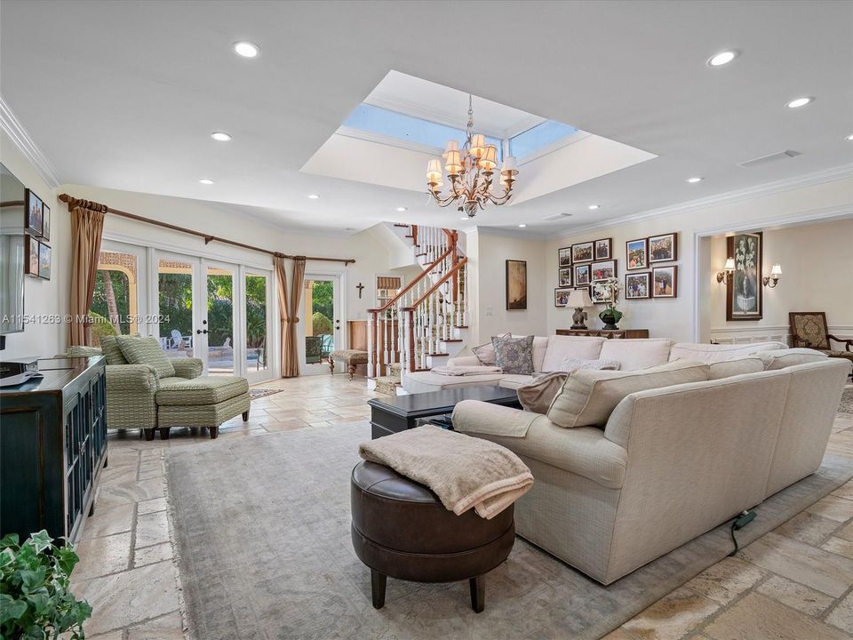 Recently Sold: $3,585,000 (4 beds, 4 baths, 4410 Square Feet)