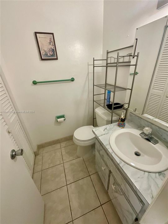 For Sale: $134,900 (1 beds, 1 baths, 720 Square Feet)