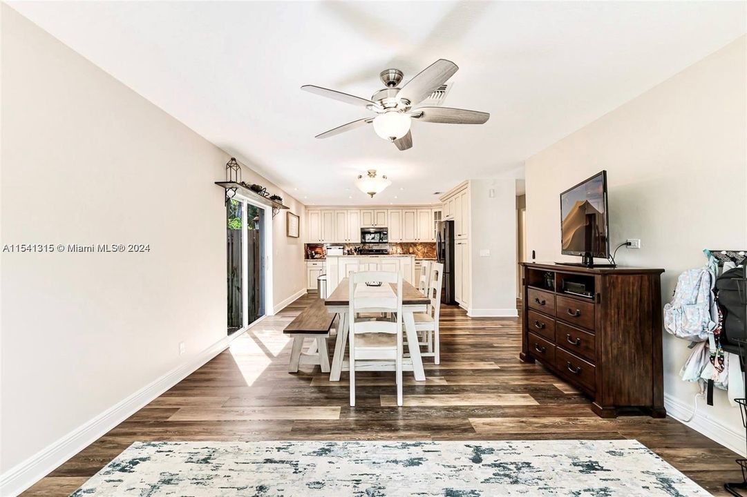 Recently Sold: $750,000 (4 beds, 2 baths, 2531 Square Feet)