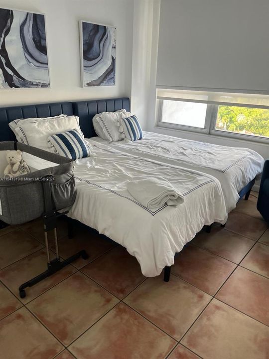 Recently Sold: $600,000 (2 beds, 2 baths, 1081 Square Feet)