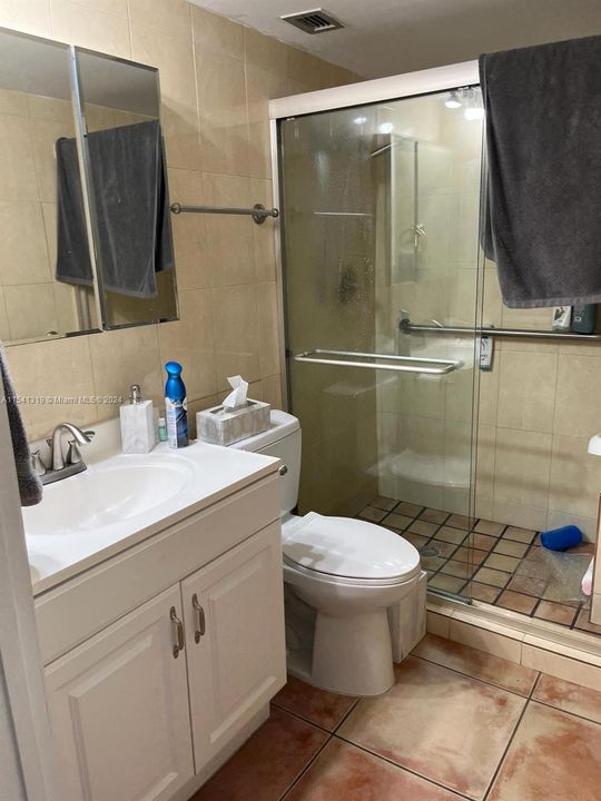 Recently Sold: $600,000 (2 beds, 2 baths, 1081 Square Feet)