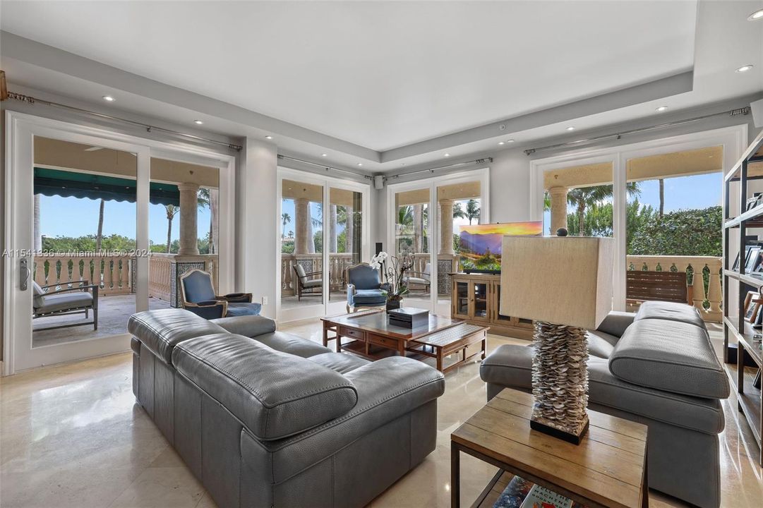 For Sale: $1,995,000 (4 beds, 3 baths, 3140 Square Feet)