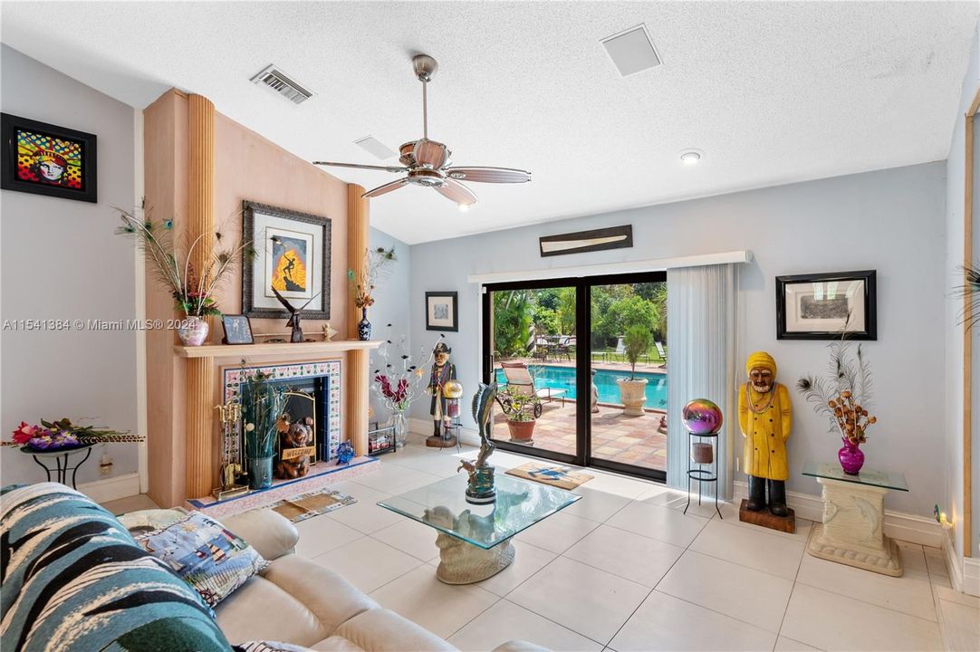 Wet bar off entry way leading to living room.