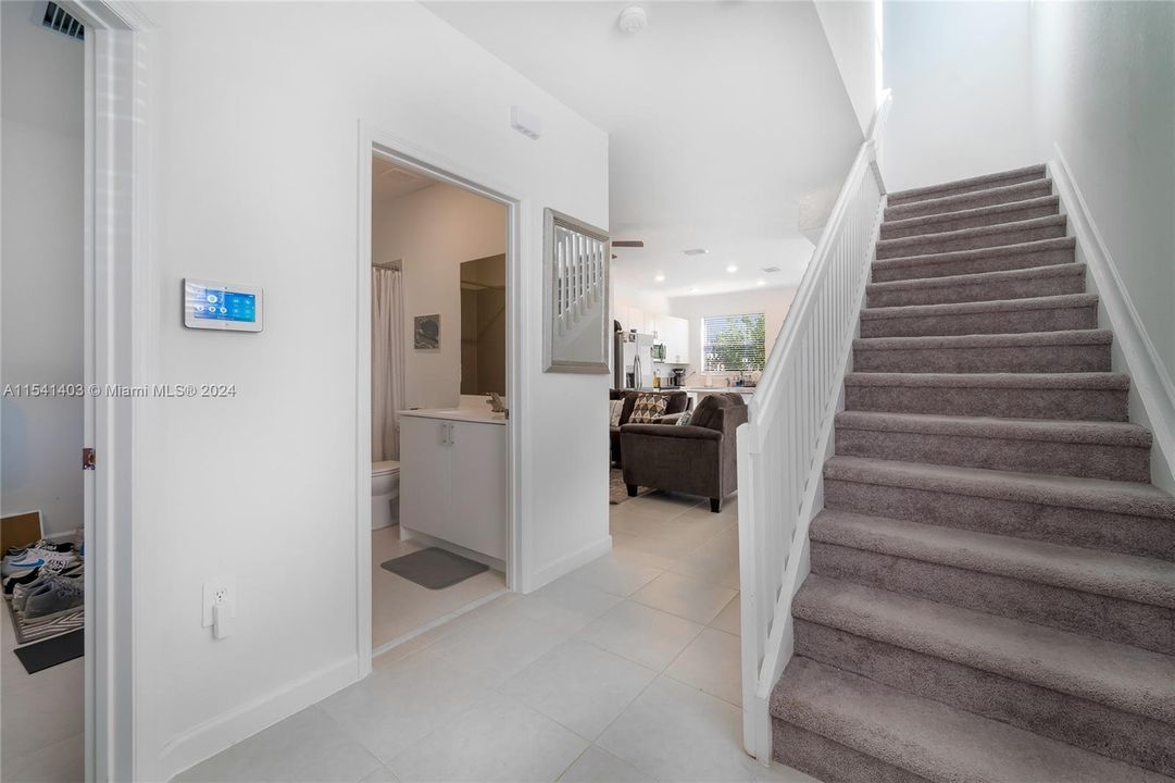 Recently Rented: $2,700 (3 beds, 3 baths, 1328 Square Feet)