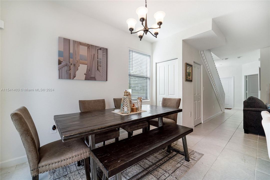 Recently Rented: $2,700 (3 beds, 3 baths, 1328 Square Feet)