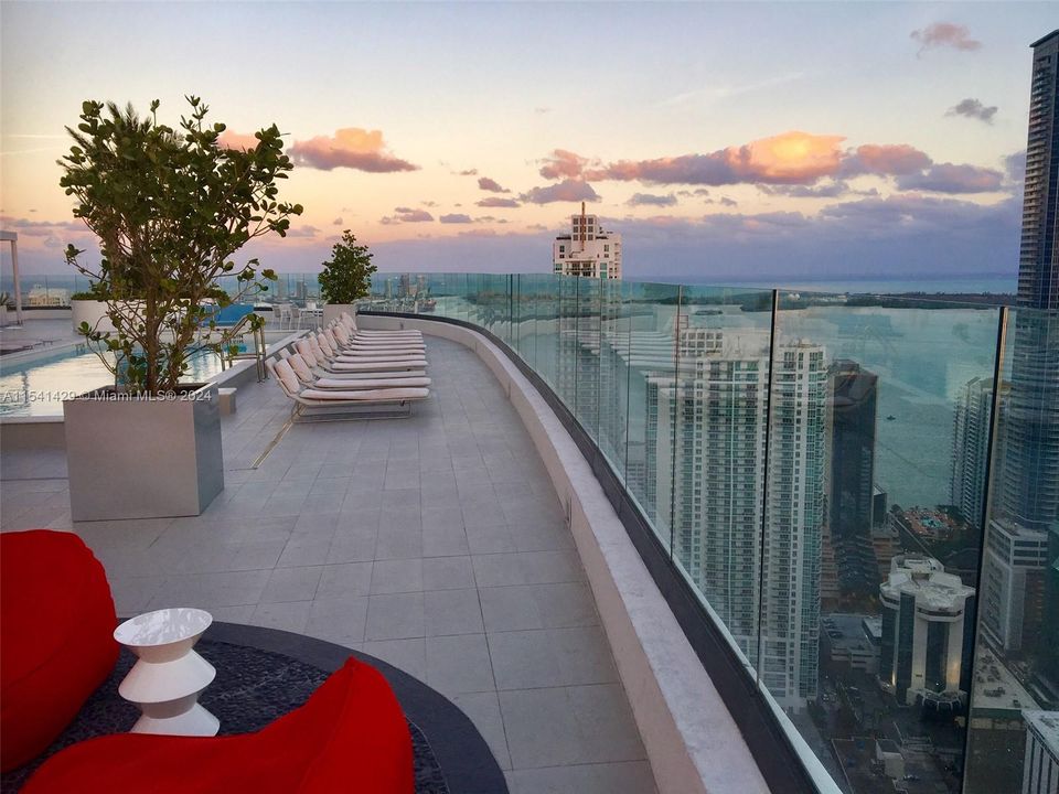 Recently Rented: $6,500 (2 beds, 2 baths, 1121 Square Feet)