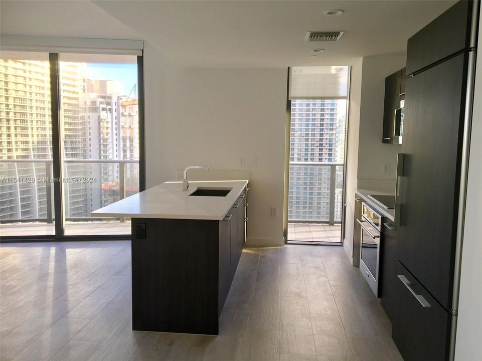 Recently Rented: $6,500 (2 beds, 2 baths, 1121 Square Feet)