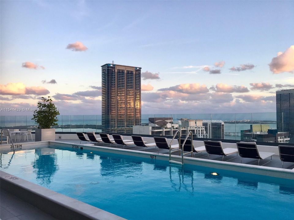 Recently Rented: $6,500 (2 beds, 2 baths, 1121 Square Feet)