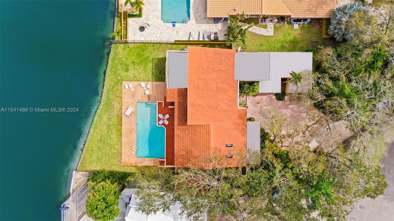 En Venta: $1,650,000 (6 camas, 4 baños, 5424 Pies cuadrados)