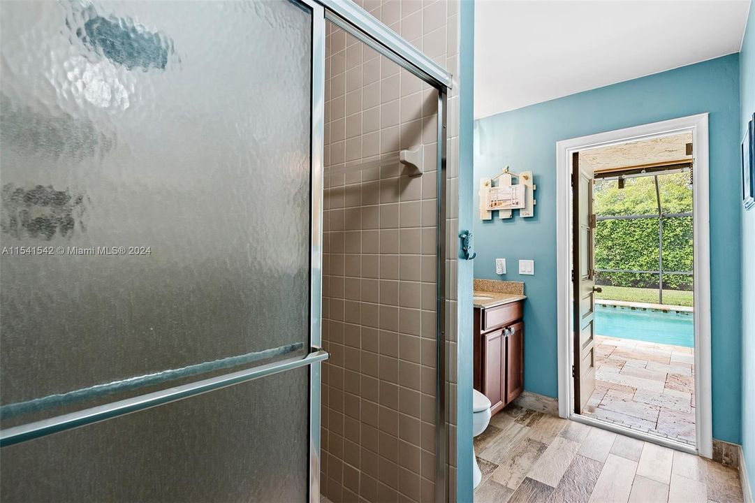 Vendido Recientemente: $970,000 (3 camas, 3 baños, 2771 Pies cuadrados)