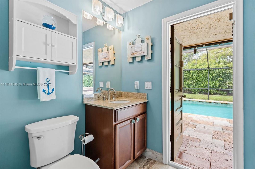 Vendido Recientemente: $970,000 (3 camas, 3 baños, 2771 Pies cuadrados)
