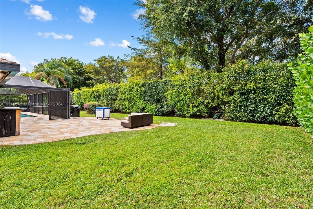 Vendido Recientemente: $970,000 (3 camas, 3 baños, 2771 Pies cuadrados)