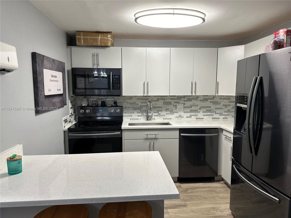 Recently Sold: $165,000 (1 beds, 1 baths, 960 Square Feet)