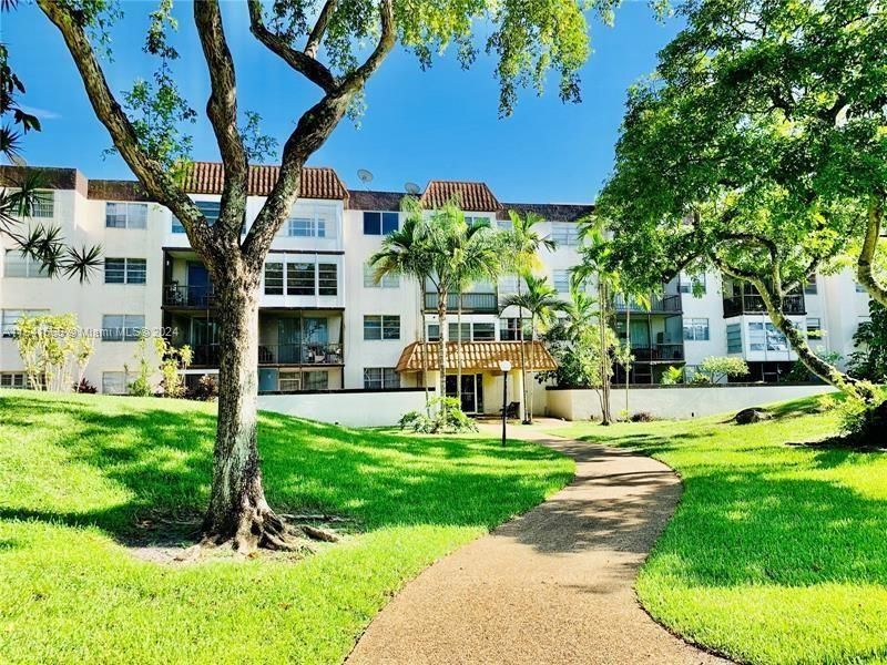 Recently Sold: $165,000 (1 beds, 1 baths, 960 Square Feet)