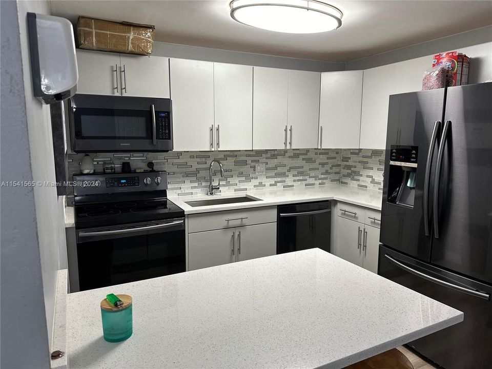 Recently Sold: $165,000 (1 beds, 1 baths, 960 Square Feet)