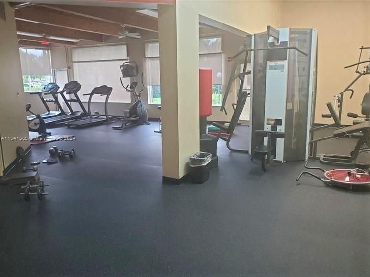 Recently Sold: $165,000 (1 beds, 1 baths, 960 Square Feet)