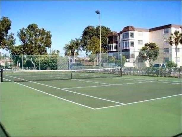 Recently Sold: $165,000 (1 beds, 1 baths, 960 Square Feet)