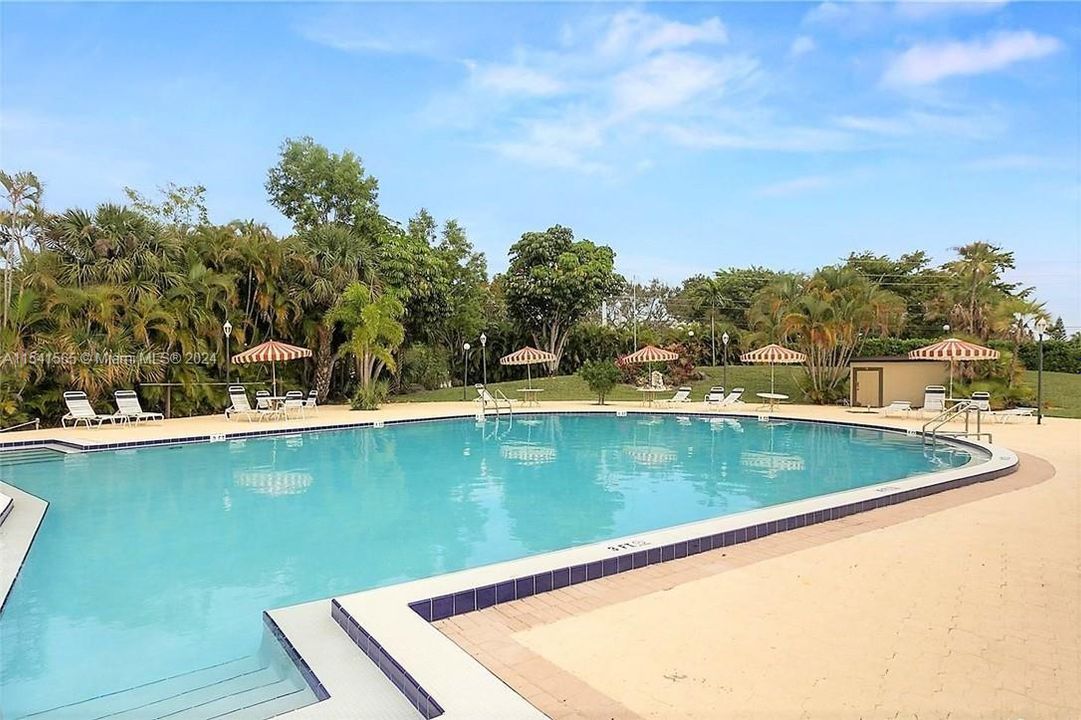 Recently Sold: $165,000 (1 beds, 1 baths, 960 Square Feet)