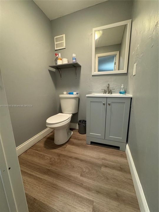 Recently Sold: $165,000 (1 beds, 1 baths, 960 Square Feet)