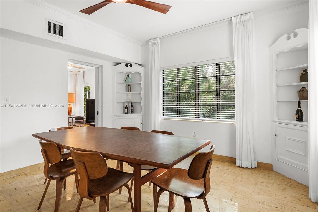 Recently Sold: $2,950,000 (3 beds, 2 baths, 2269 Square Feet)