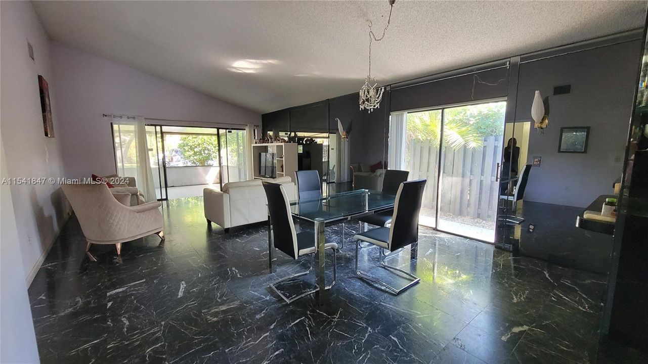 For Sale: $458,400 (2 beds, 2 baths, 1490 Square Feet)