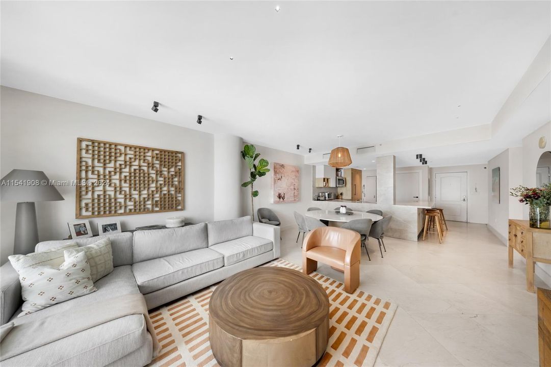 Active With Contract: $1,850,000 (3 beds, 3 baths, 1762 Square Feet)