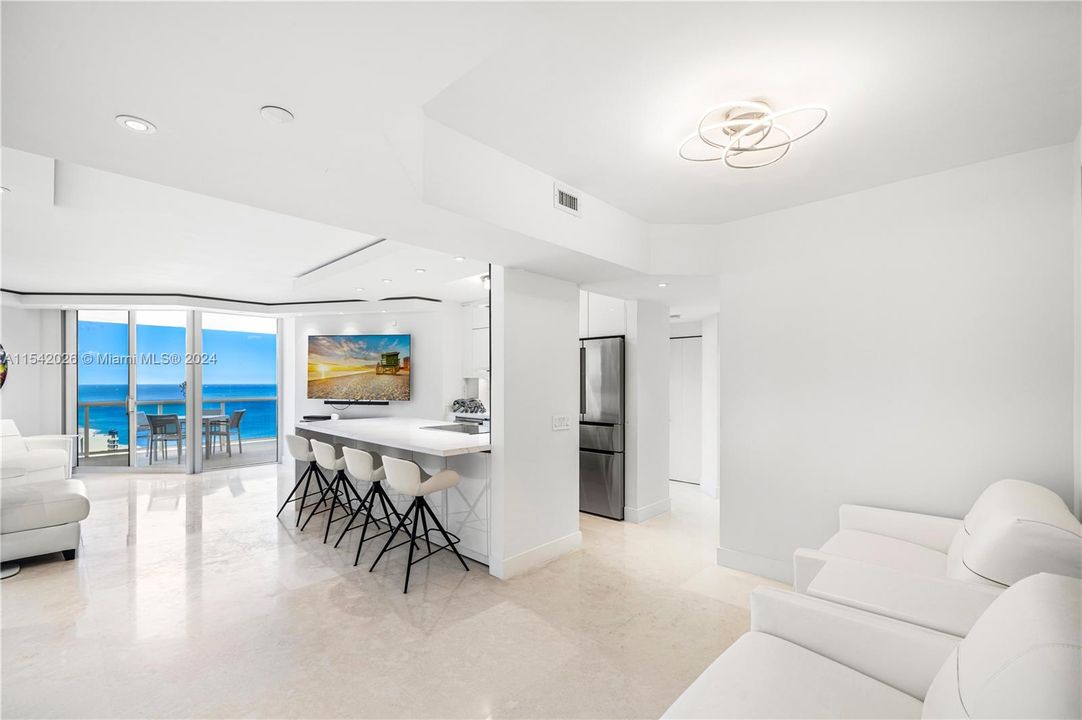 For Sale: $2,395,000 (2 beds, 2 baths, 1490 Square Feet)