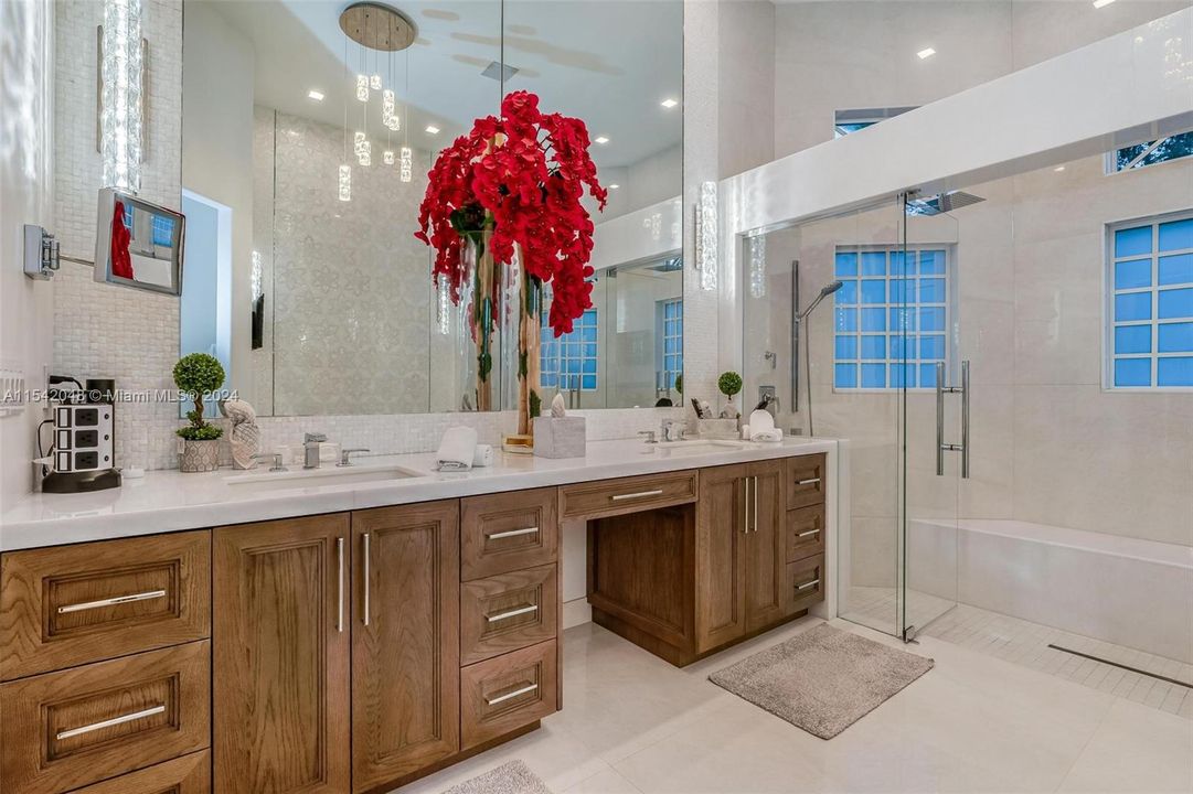 Recently Sold: $1,950,000 (5 beds, 3 baths, 3109 Square Feet)