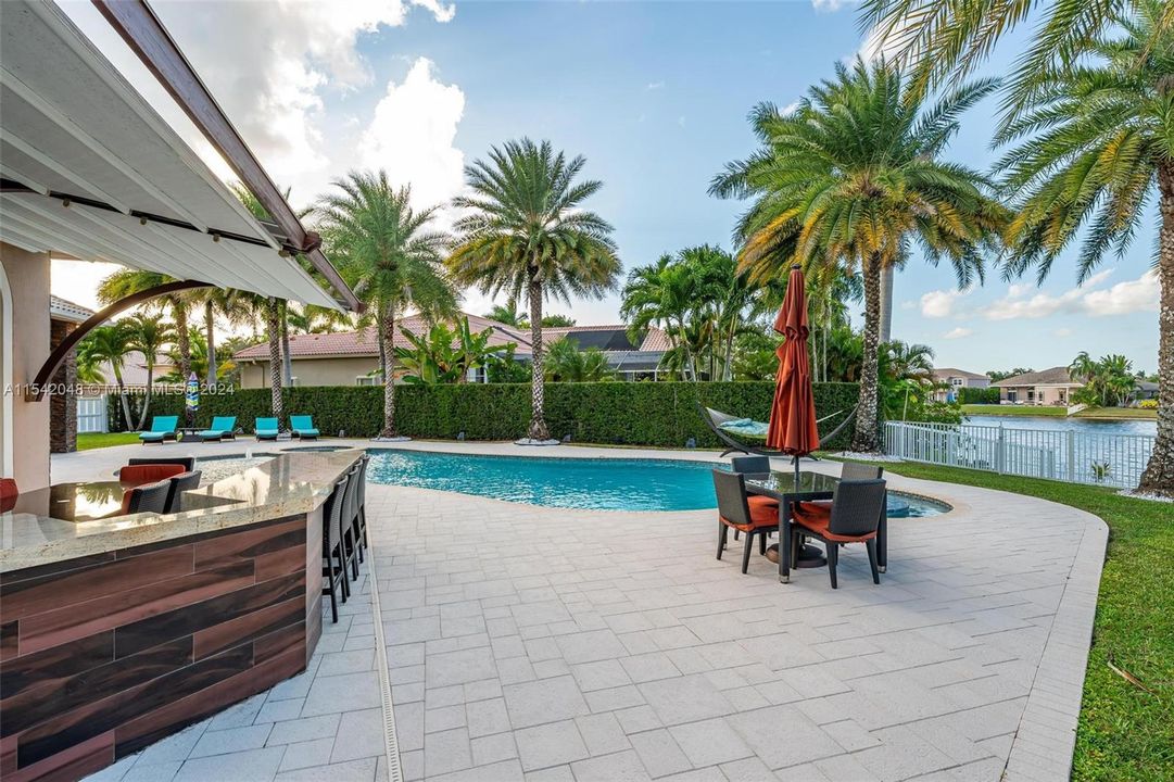 Recently Sold: $1,950,000 (5 beds, 3 baths, 3109 Square Feet)