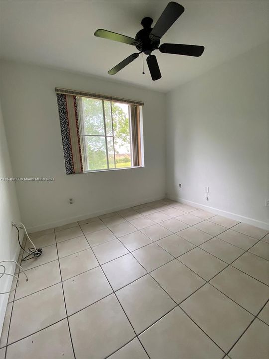 Active With Contract: $2,500 (3 beds, 2 baths, 1142 Square Feet)