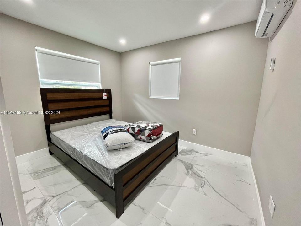 En Venta: $899,000 (0 camas, 0 baños, 1205 Pies cuadrados)