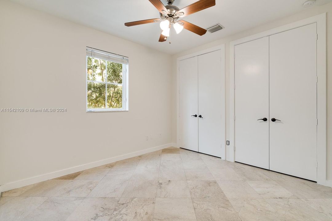 Recently Rented: $6,000 (3 beds, 3 baths, 2500 Square Feet)