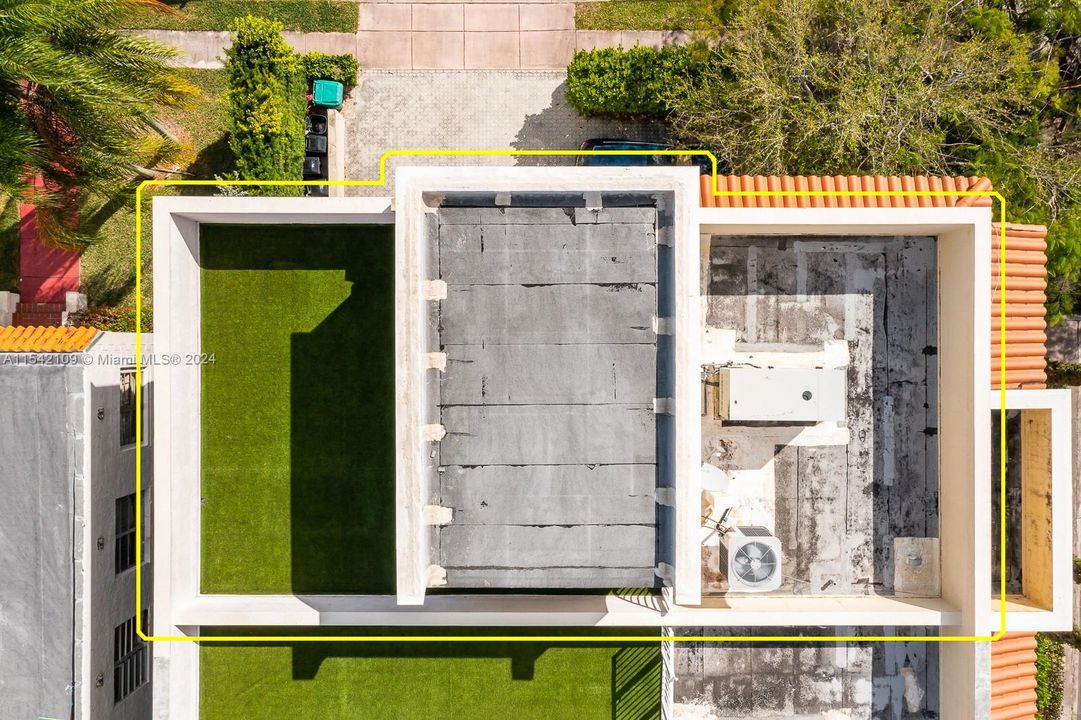 Recently Rented: $6,000 (3 beds, 3 baths, 2500 Square Feet)