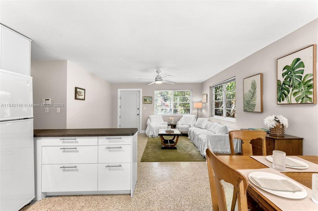 Recently Sold: $729,000 (3 beds, 1 baths, 1025 Square Feet)