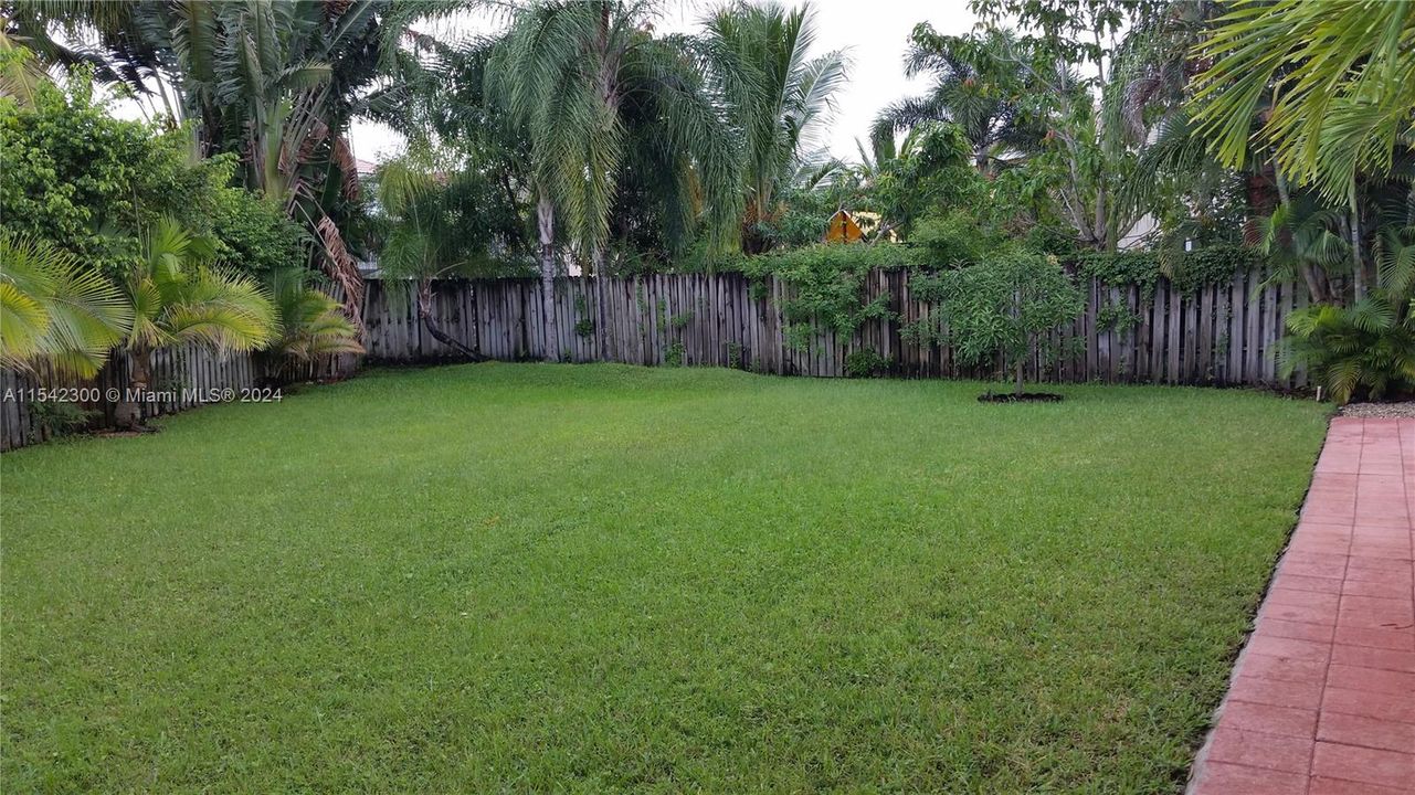 Recently Rented: $3,500 (4 beds, 2 baths, 1597 Square Feet)