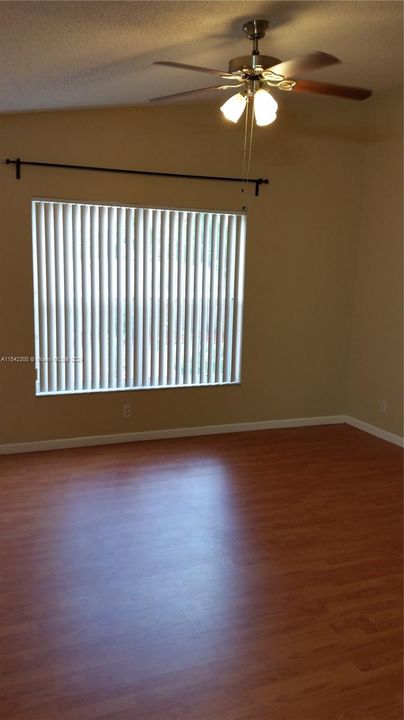 Recently Rented: $3,500 (4 beds, 2 baths, 1597 Square Feet)