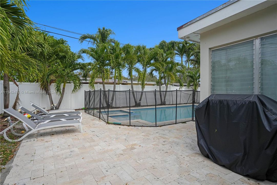 Recently Rented: $4,200 (3 beds, 2 baths, 1460 Square Feet)