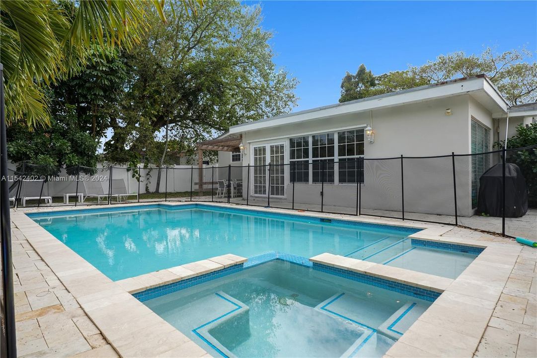 Recently Rented: $4,200 (3 beds, 2 baths, 1460 Square Feet)