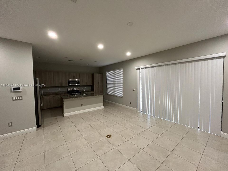 Active With Contract: $3,500 (3 beds, 2 baths, 1749 Square Feet)