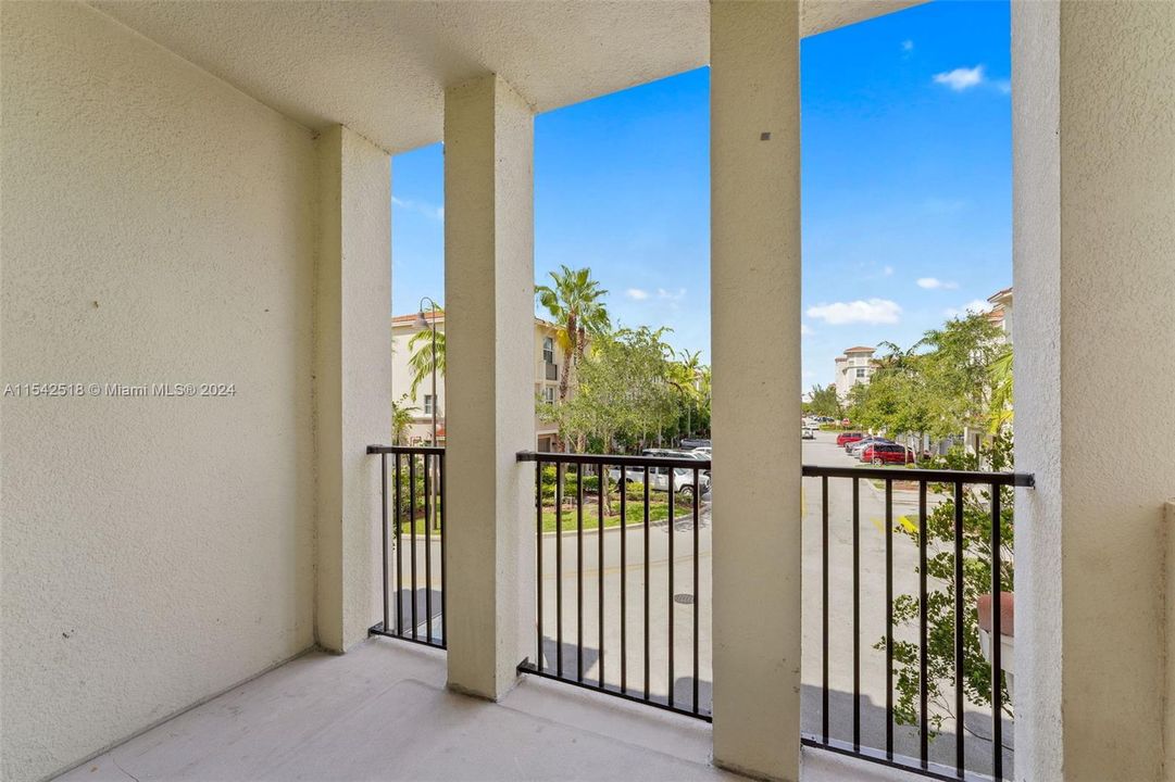 Active With Contract: $3,325 (2 beds, 2 baths, 1516 Square Feet)