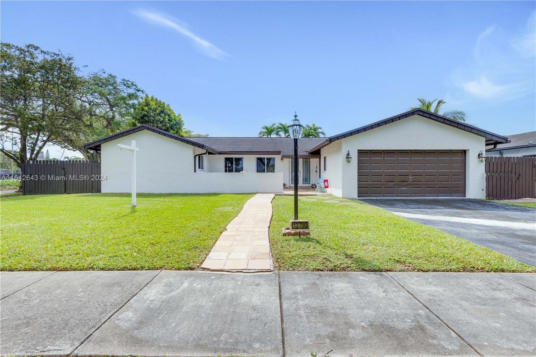 Recently Sold: $700,000 (4 beds, 2 baths, 1828 Square Feet)