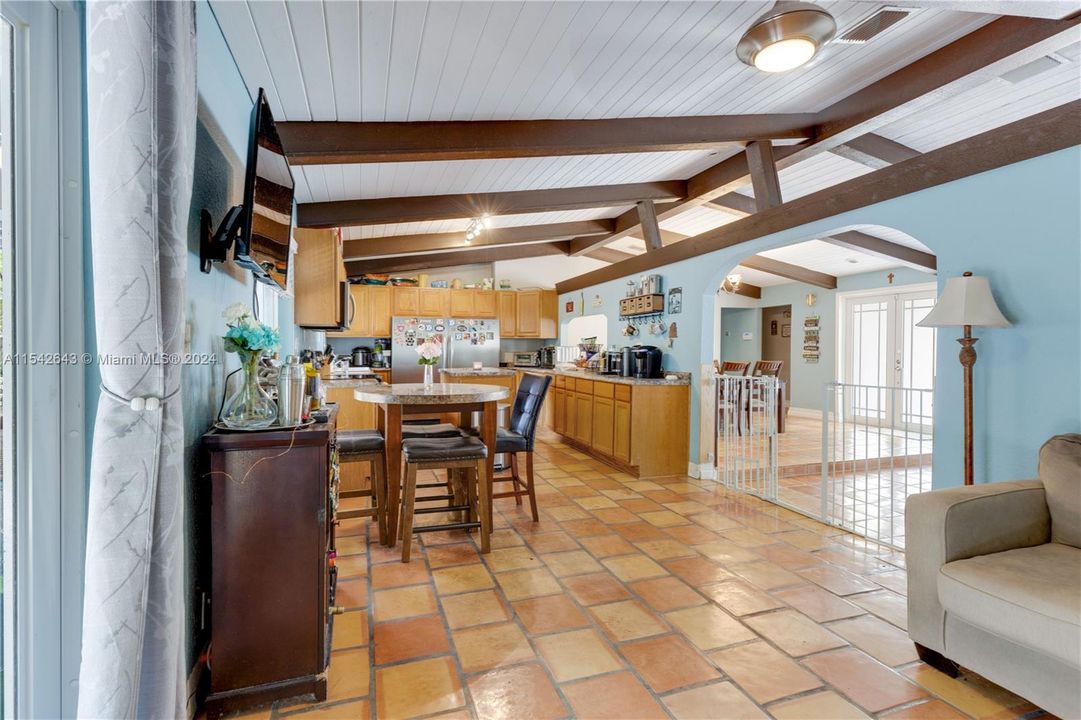 Recently Sold: $700,000 (4 beds, 2 baths, 1828 Square Feet)