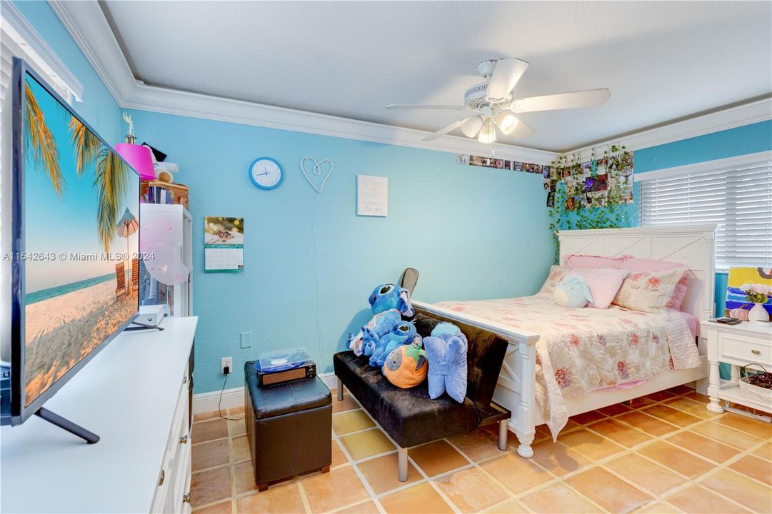 Recently Sold: $700,000 (4 beds, 2 baths, 1828 Square Feet)