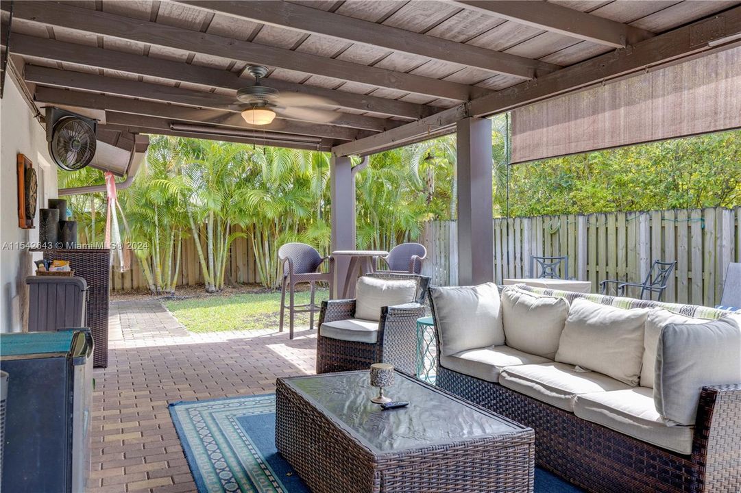 Recently Sold: $700,000 (4 beds, 2 baths, 1828 Square Feet)