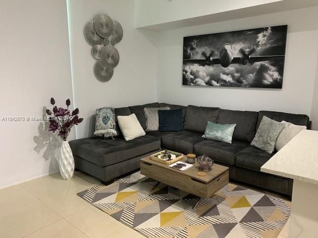 Recently Rented: $2,650 (1 beds, 1 baths, 659 Square Feet)