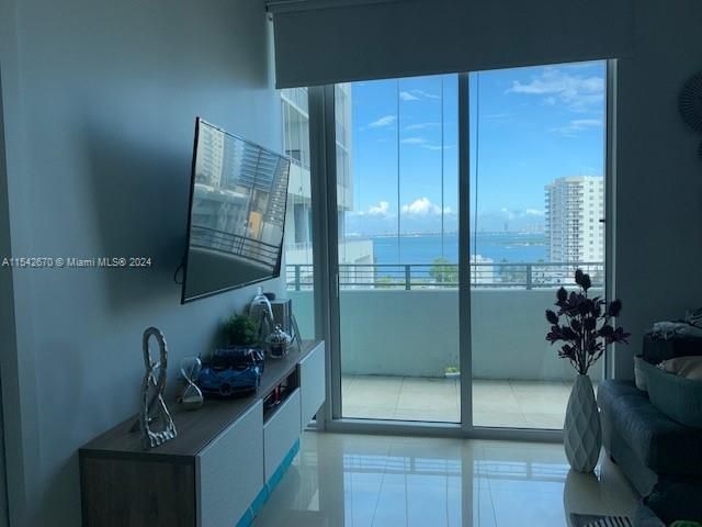 Recently Rented: $2,650 (1 beds, 1 baths, 659 Square Feet)