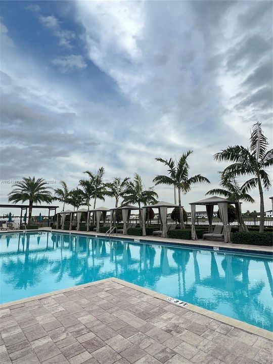 Recently Rented: $3,600 (4 beds, 3 baths, 1959 Square Feet)