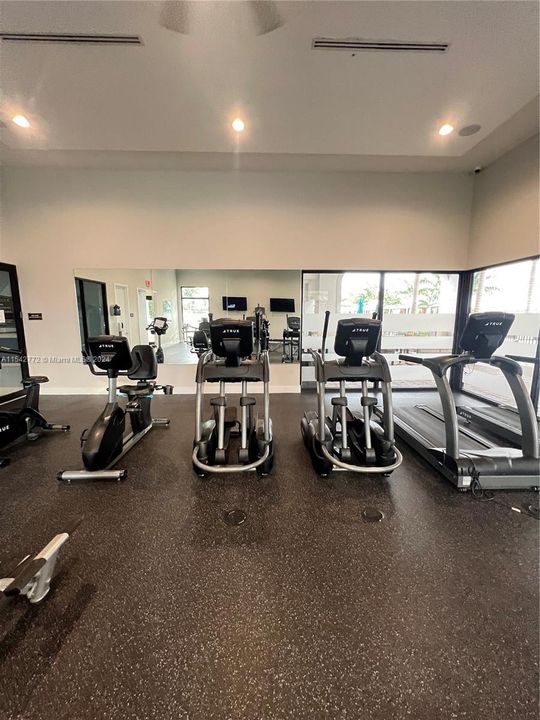 Recently Rented: $3,600 (4 beds, 3 baths, 1959 Square Feet)