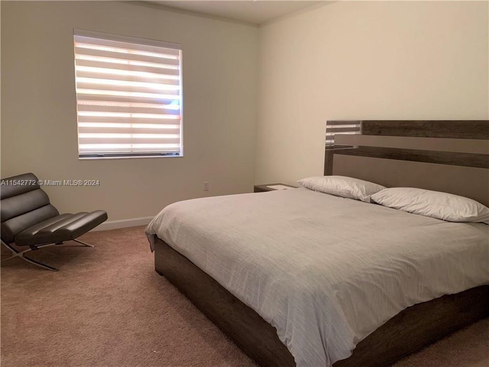 Recently Rented: $3,600 (4 beds, 3 baths, 1959 Square Feet)