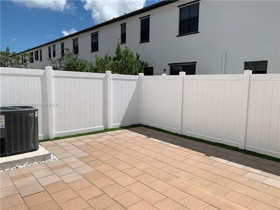 Recently Rented: $3,600 (4 beds, 3 baths, 1959 Square Feet)